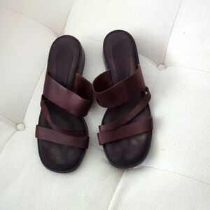 Enzo Angiolini brown slip on sandals